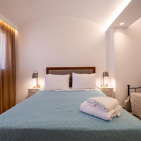 Sand Gem - Beach Apartments Періволос Екстер'єр фото