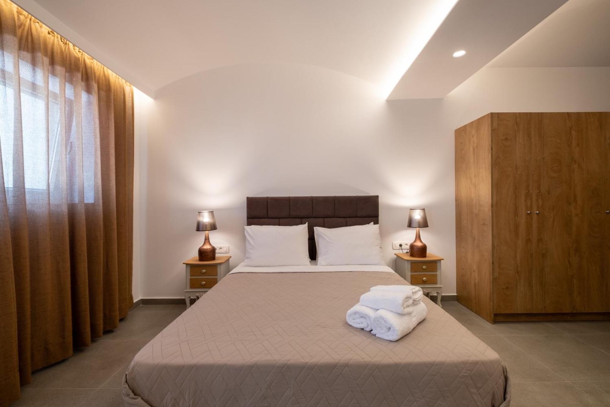 Sand Gem - Beach Apartments Періволос Екстер'єр фото