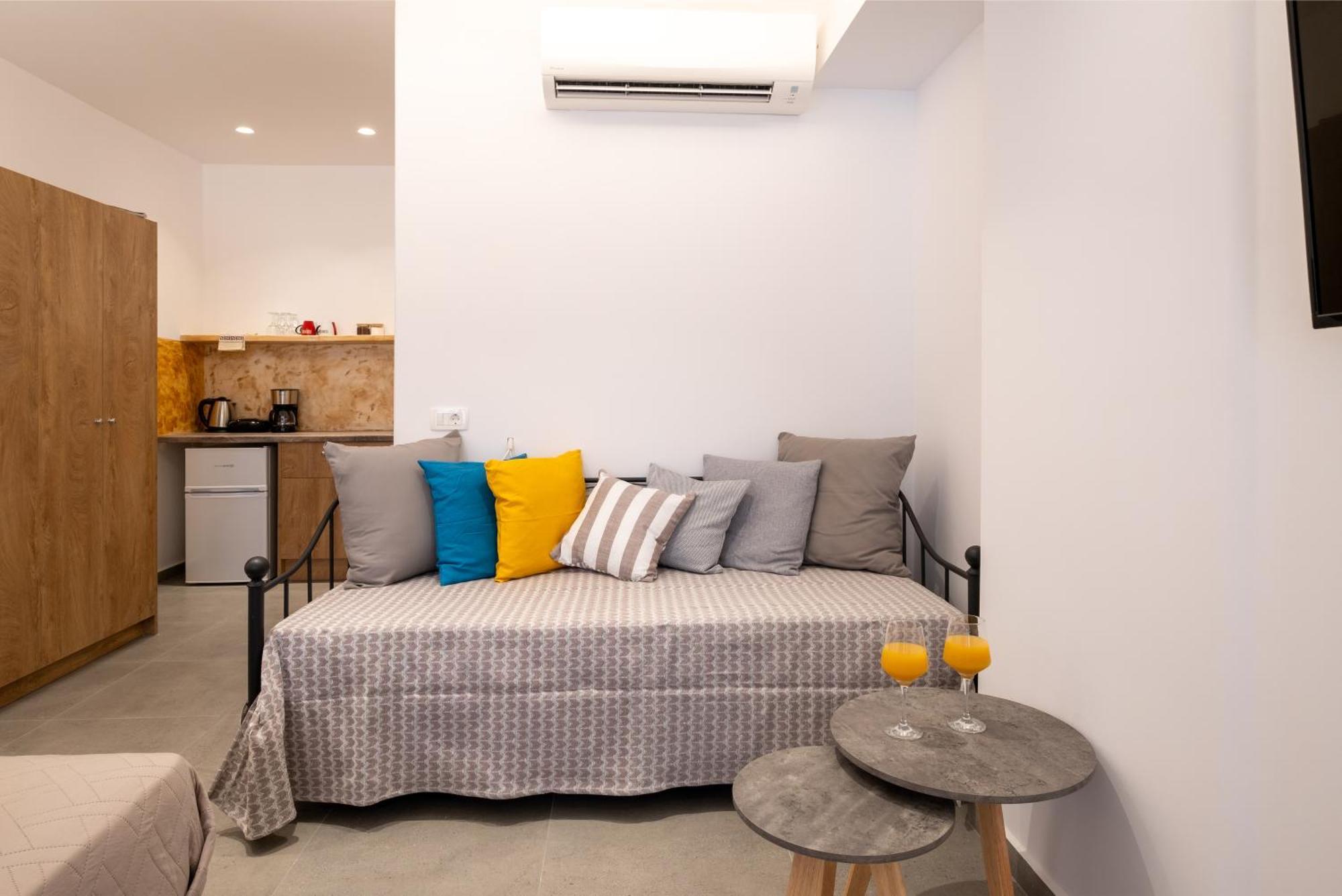 Sand Gem - Beach Apartments Періволос Екстер'єр фото
