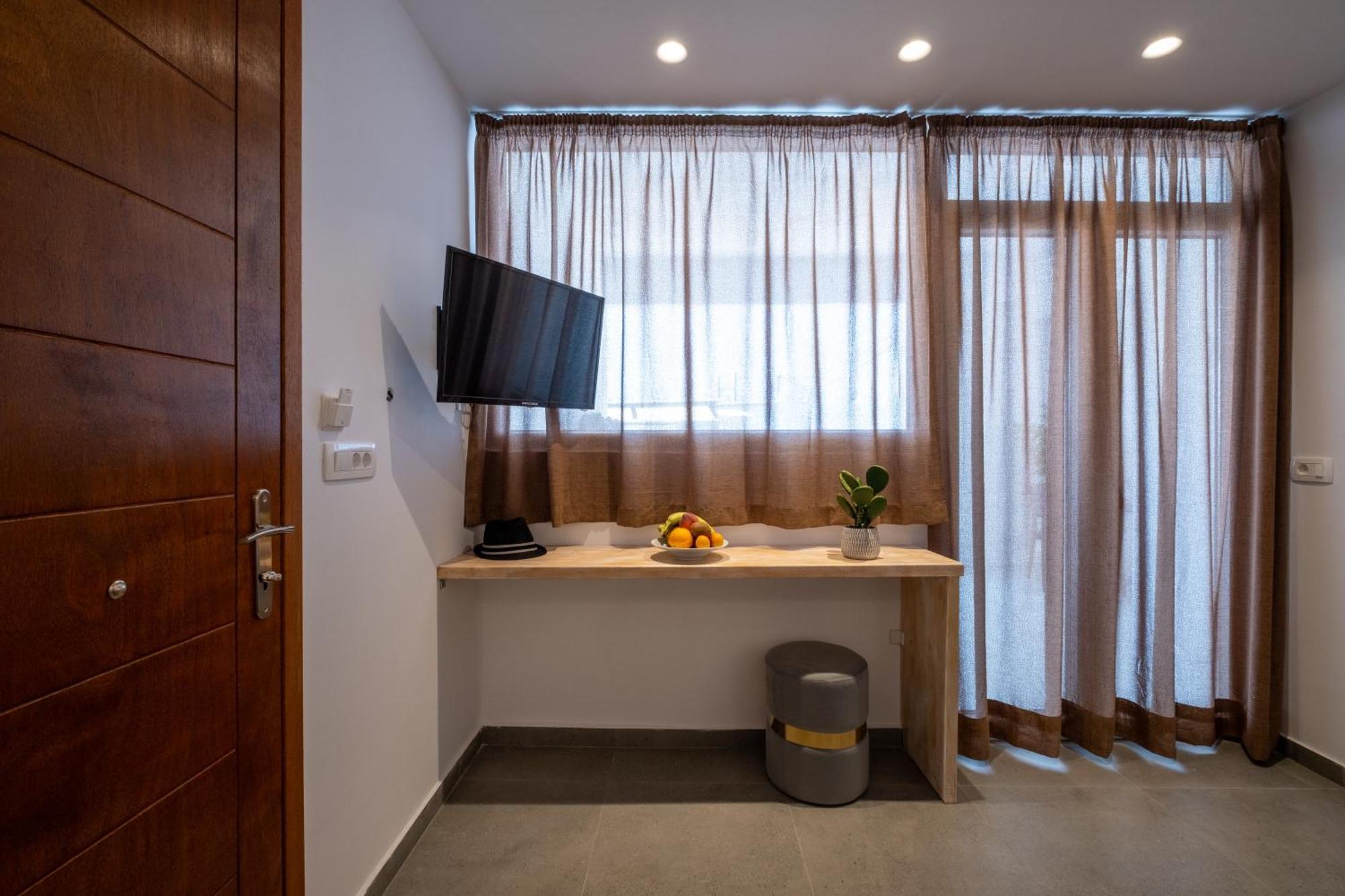 Sand Gem - Beach Apartments Періволос Екстер'єр фото