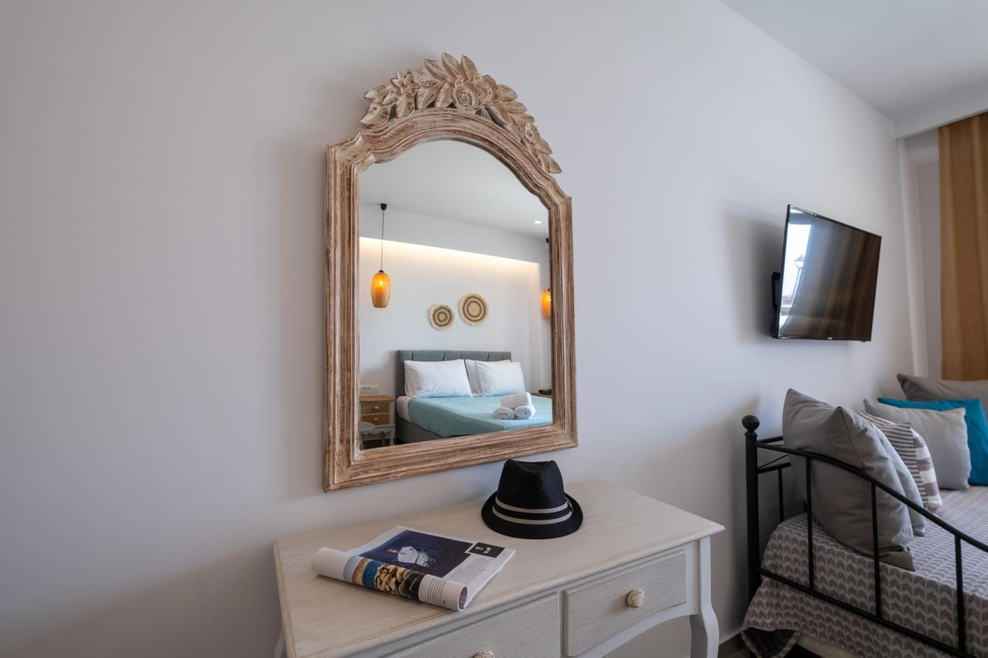 Sand Gem - Beach Apartments Періволос Екстер'єр фото